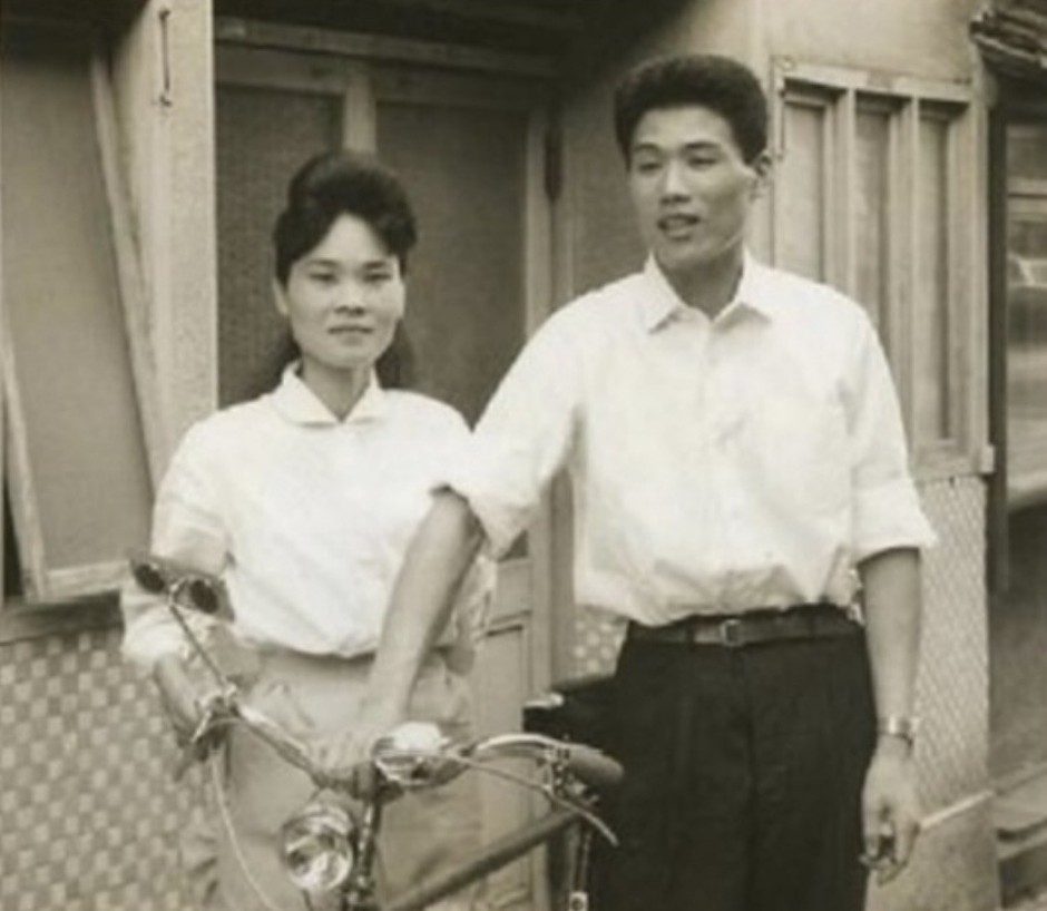 左から岡村ナヲ子、岡村恭行
