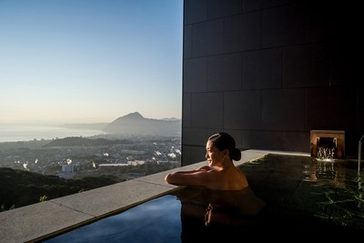 プライベート温泉での贅沢時間