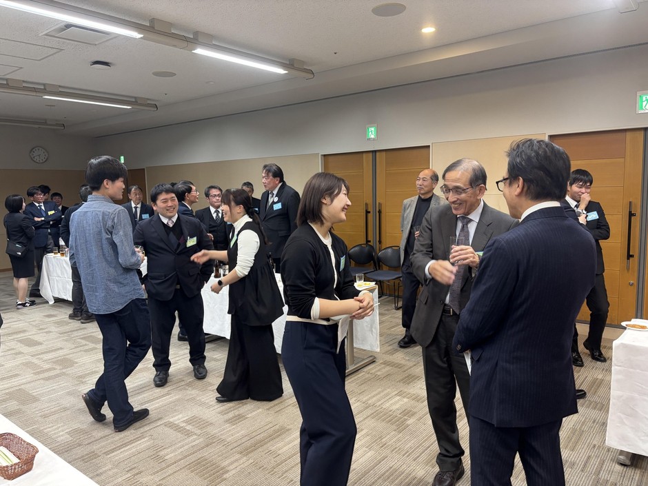 懇親交流会の様子