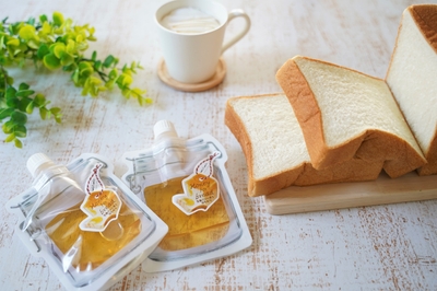 素材にこだわった生食パンだからこそ、蜂蜜もしっかり合わせたい！そんなあなたにぴったりです。