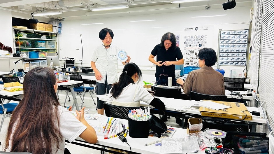 2025年度「工・芸制作演習」の授業風景