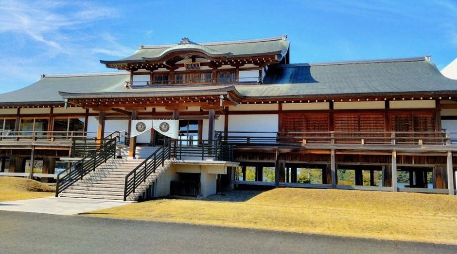 施設の魅力をそのまま活かした店舗外観
