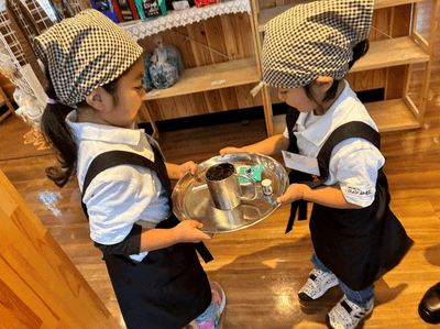 子ども職場体験／コメダ珈琲店泡瀬店(2)