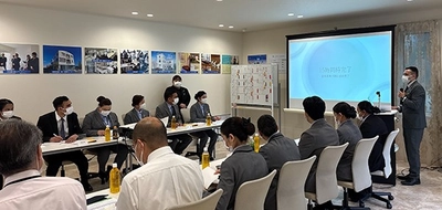 業界内２社がリップスカンパニーの社内研修を視察