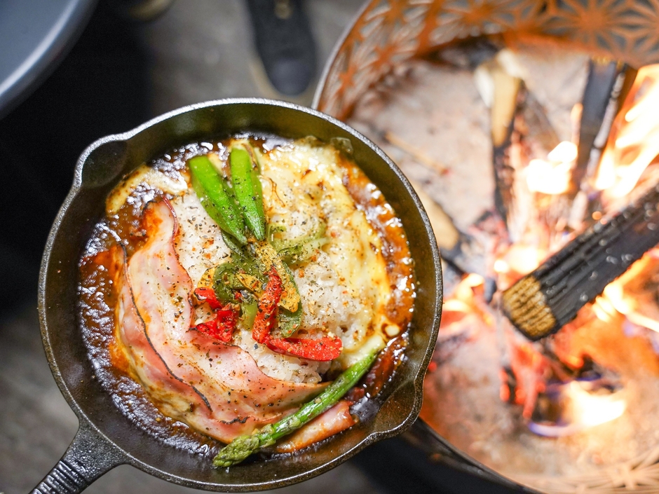 ◆たき火スキレットの焼きカレー　1,500円(税込)