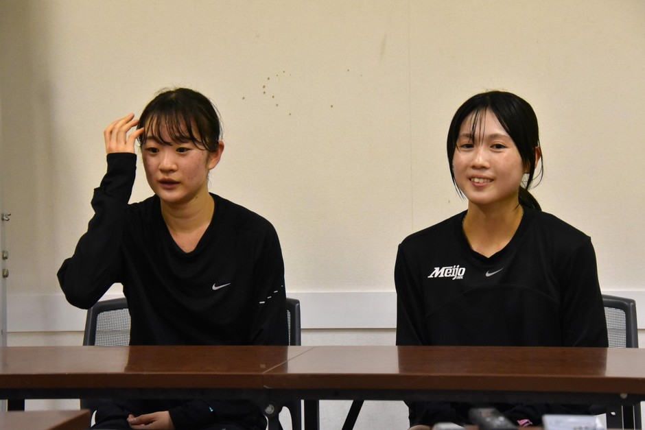 近藤選手（左）と村岡選手