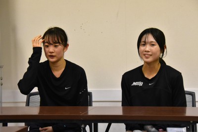 近藤選手（左）と村岡選手