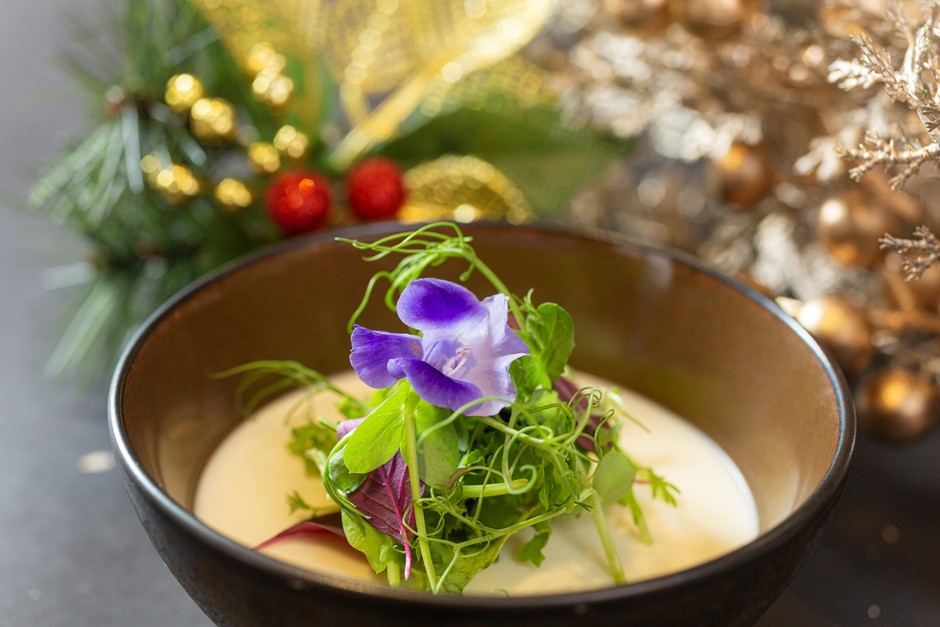 京野菜のポタージュとフォアグラのフラン