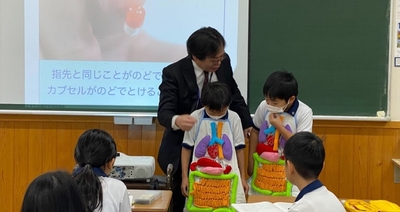 令和5年（2023年）低学年向けお薬教室の様子