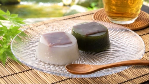 ひんやり、つるりと 又一庵の夏を彩る「水きんつば」と新作の「抹茶水きんつば」 定番の味わいに、新たな抹茶の一品を添えて 涼を楽しむ夏の和菓子が登場