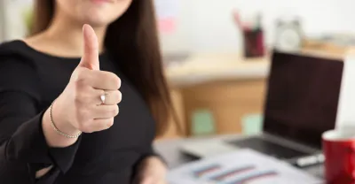 在宅でできるWebデザインを副業にしよう♪初心者におすすめの仕事は?