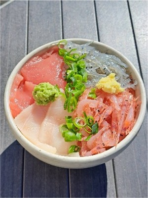 「とと丸4種丼」金目鯛お味噌汁付 ~深海魚アブラボウズ~