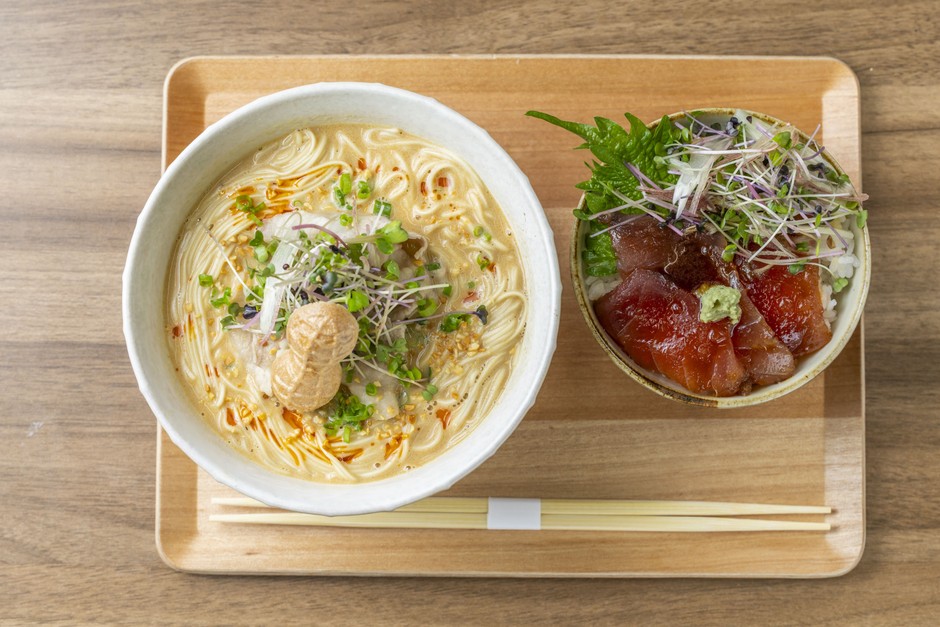 ピーナツ豆乳坦々麺セット