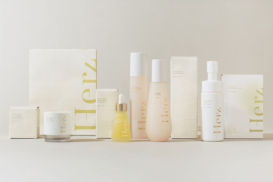 スキンケアラインとして展開されている「Herz skin」商品パッケージ