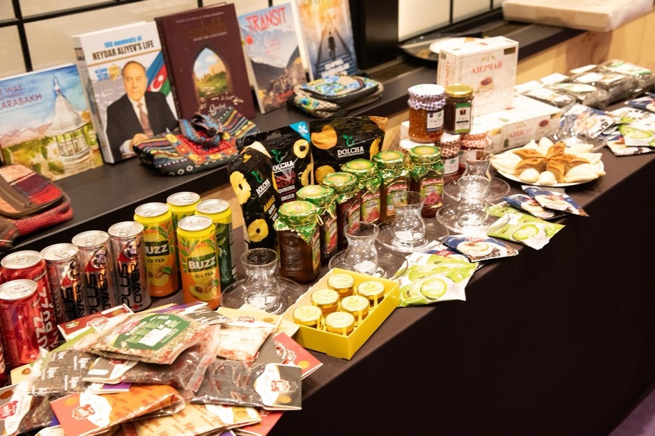 アゼルバイジャンの食品・飲料・地域産品などの展示