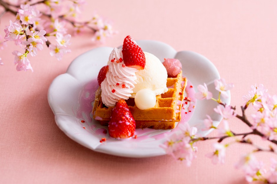 さくらといちごのワッフル