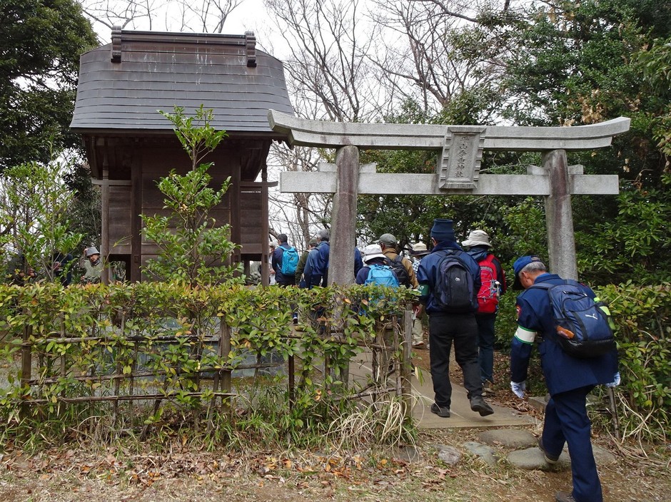 ひっそりと佇む季重神社