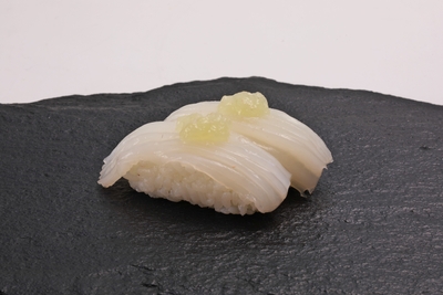 青森県産やりいかの塩レモンにぎり