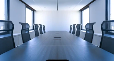 裁判の欠席は判決にどう影響する？不利を避ける方法や正しい手続きを紹介