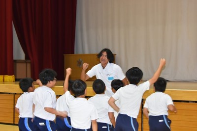 Upper elementary school dance