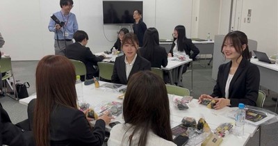 採用レシピの試食会の様子