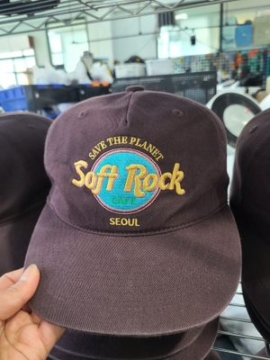 Soft Rock Cafe cap / 8,800 円(税込)