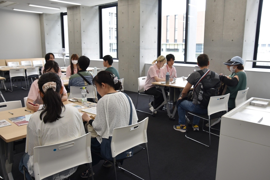 人間学部の学生による個別相談