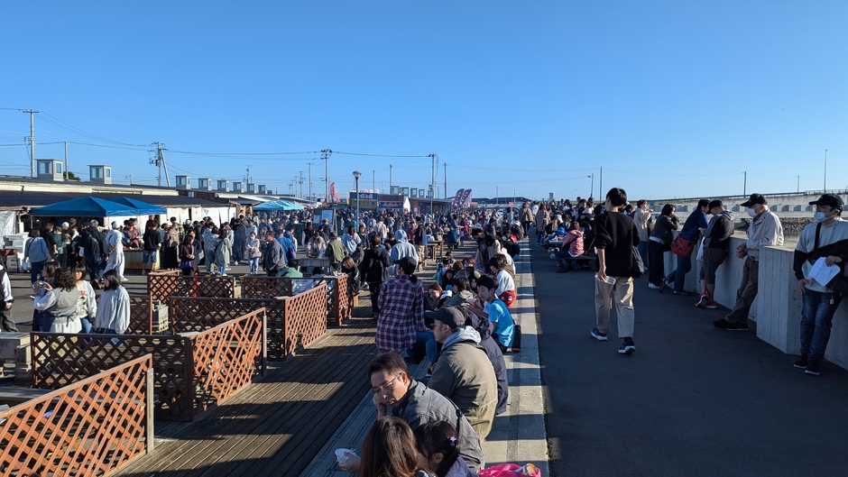 会場のにぎわい