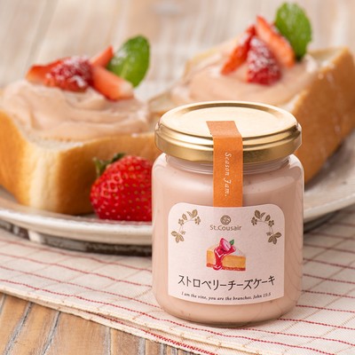 ラベルデザインも華やかな「季節限定　ストロベリーチーズケーキ」