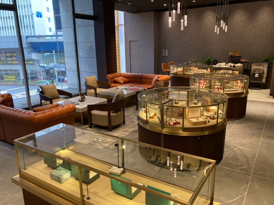 銀座中央通り店 フロア2