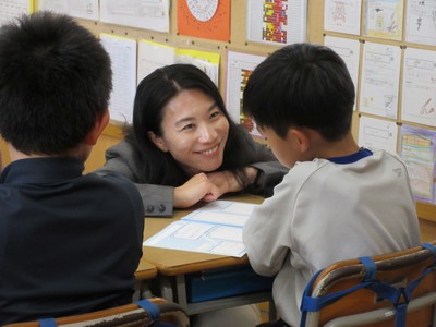 齋藤 里香さん(静岡サレジオ小学校での実施の様子)