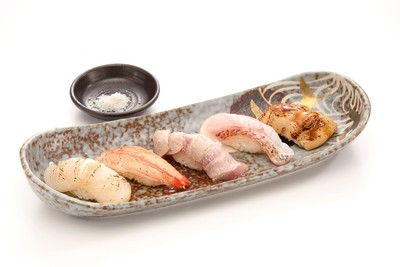 本館「SEA-side」1階 入船鮨/炙り5種(日替わり)