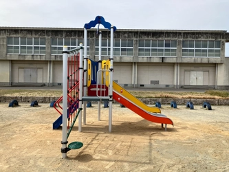 津市内の幼稚園・保育園・こども園・小学校へ 総額約3,500万円分の遊具を寄贈