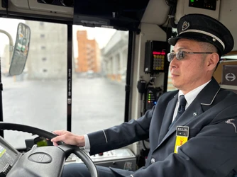 バス運転者の保護メガネ（偏光サングラス）着用について