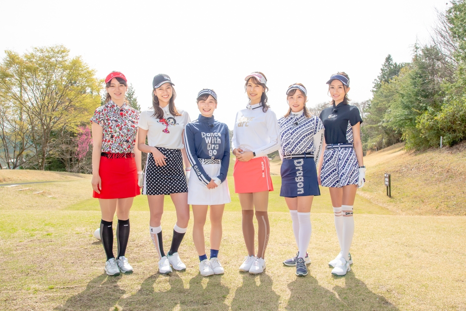 左から 菊地彩香さん、紺野ゆりさん、なみきさん、米澤有プロ、秋山真凛さん、おまゆさん