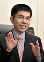 講師　小澤 信朗  行政書士