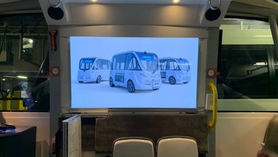 車室内への半透過型ディスプレイの設置