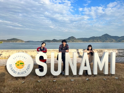 一面に広がる青空と海辺をラン旅