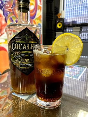 コーラとあわせたコカリブレ<コーラナッツ漬け>