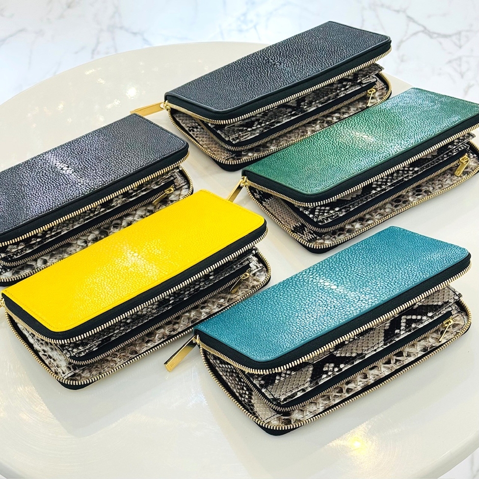 外がガルーシャ、中がALLパイソン!全5色 165,000円(税込)