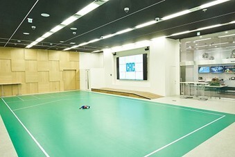 株式会社CAC Holdingsの本社1階にある、CACボッチャコート