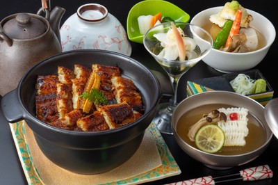 【5食限定】土鍋で食す、三陸産天然活あなごづくし