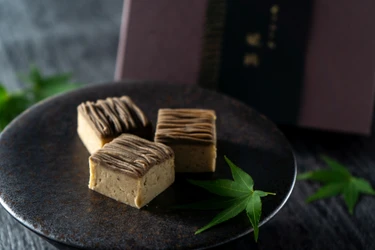 新作秋スイーツ「ほうじ茶栗きんとん(琥珀)」が登場　 妙香園×栗りんのコラボ～職人が心を込めて一つ一つ手作り～　 大人気商品「茶千本」も再販