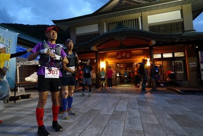 メイン会場山中座