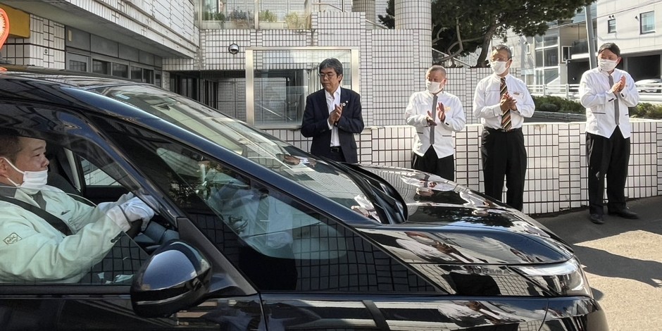※出庫車両の見送り