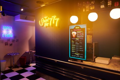 Stand bar 777