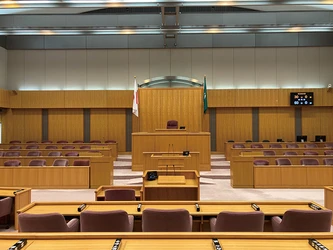 「新潟市議会」様の議場内システム改修において『議会運営支援システムNEO』が５つの答弁席を利用した特徴的な運営に対応！効率化と独自の運用方法の維持を両立
