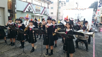 令和元年(2019年)ハロウィンイベントでの演奏の様子