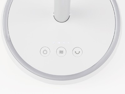 操作部はアイコン表示のみでシンプル