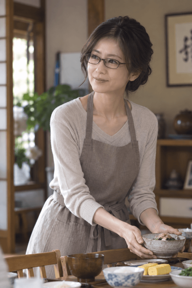 奈美の育ての母・佐々木光子